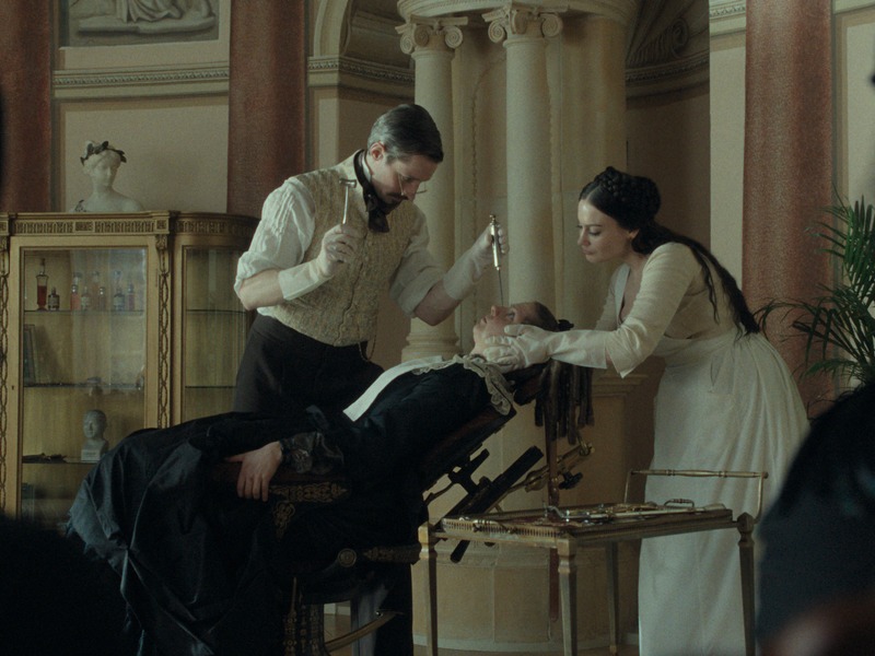 Slika - Grozna polusestra