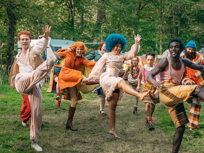 Slika - Slonić u šumi